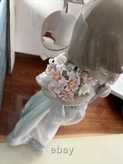 Lladro Limited Edition Figurine 7603 SPRING BOUQUETS MINT In Box /Retired 1987