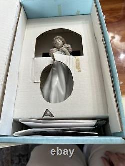 Lladro Limited Edition Figurine 7603 SPRING BOUQUETS MINT In Box /Retired 1987