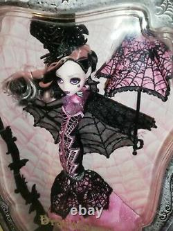 Monster High Draculaura Adult Collector Limited Edition BNIB. SIMPLY DIVINE